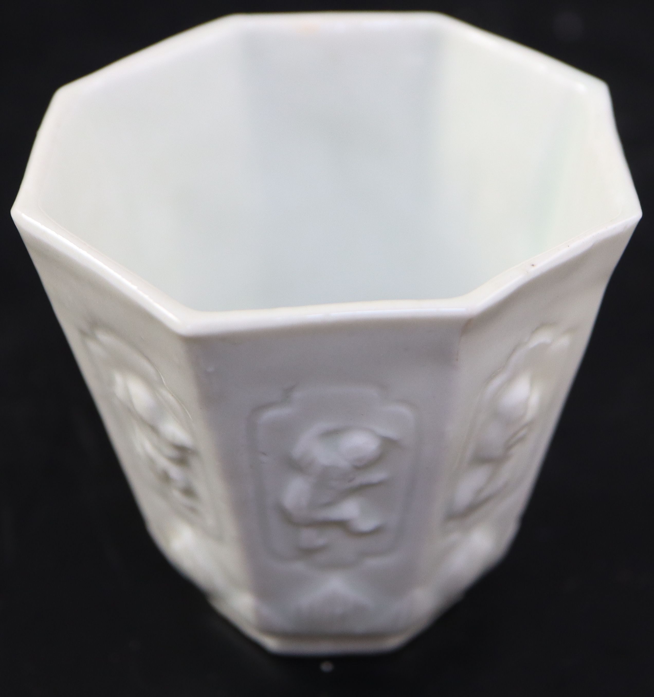 A Chinese Kangxi blanc de chine octagonal cup, height 7cm diameter 6.5cm